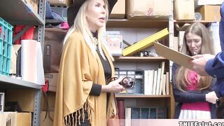 Shoplifter dont like a penis into her mouth