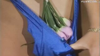 Erwischt porn video – Blondine beim Mastubieren erwischt und wegbumst