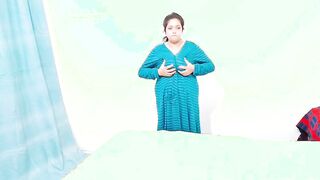 Curvy Cougar Mastrubation With Toy