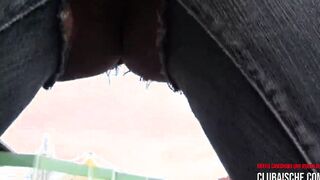 Perverse Parkplatzschlampe fickt User und pisst outside !!!
