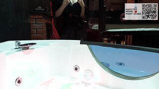 Hottie jacuzzi solo with a long sex toy.