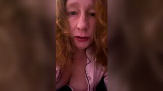 Honeyfleur fucks herself rough