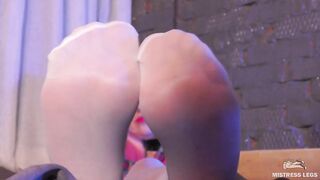 Hottie nylon toes and butt inside 3 different pairs of pantyhose