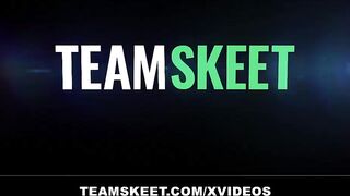 Long Ass Hispanic Kelsi Monroe Twerks & Pounded for Holidays-