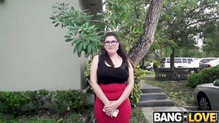 Gold-Digger Laila Lust Hops inside The Bus