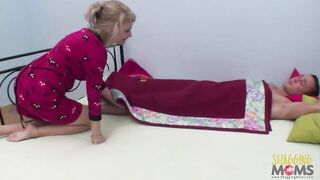 Desirable MILF loves getting her butt fuck with a huge penis