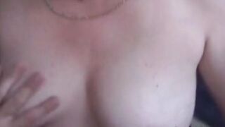 Amateur cougar Blows Off Little Fat Cock With a Jizzed