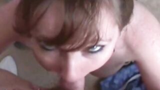 Amateur cougar Blows Off Little Fat Cock With a Jizzed