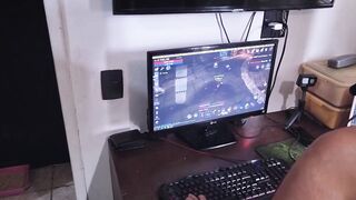 I caught my sister having fun on my pc, I punished