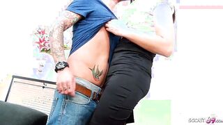 FEMALE MOM PROFESSOR LARA SEDUCE BOY TO PLOWED AT INTERVIEW