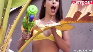 A SLUTS KNOWS - Lesbo Babes Love Having Outdoors Sex