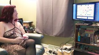Giantess Plays on Her Nintendo Switch