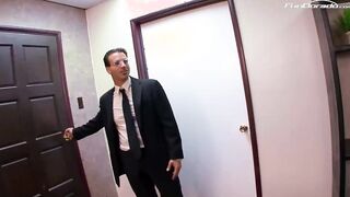 Secretary wird auf der Arbeit extrem feucht und braucht Dick