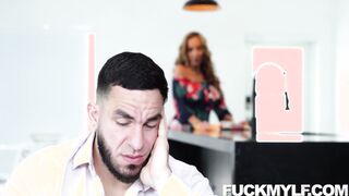 Richelle Ryan Making it All Better For Her Stepson
