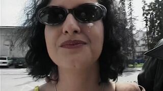 Hinterm Haus ficken wir die cougar