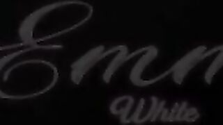 Chupando teu pau e te chamando pra comer e gozar na minha bucetinha - pov