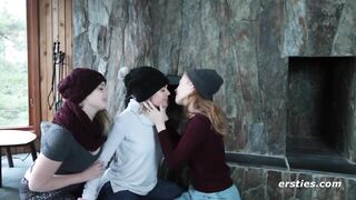 three Amateur Lesbians ! Now It's A Party