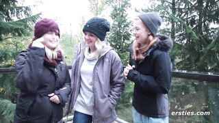 three Amateur Lesbians ! Now It's A Party