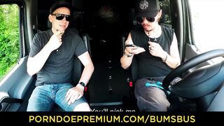 BUMS BUS - Outdoors van pounded with good alternative German