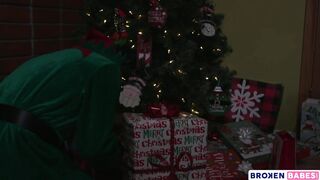 Christmas One Of A Kind With milf Lauren Phillips