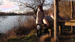 Outdoor head and pegging near the lake