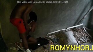 MORENO DA FAVELA DO RIO DE JANEIRO WAS HIKING, AND