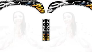 VIRTUAL PORN - Spicy Bubble Bath-Tub With Latin Hot Serena