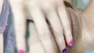 Finger banger underwater