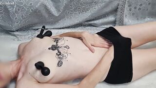 The sluts is bored without Penis and the vibration saves her