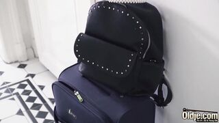 Snatch fucking young GF and fucking her mouth