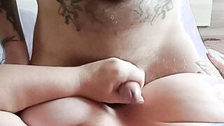 makes my dick rough and jerks off to the end
