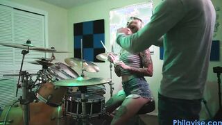 PHILAVISE-My first drum lesson