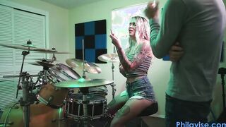 PHILAVISE-My first drum lesson