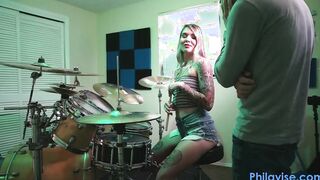 PHILAVISE-My first drum lesson