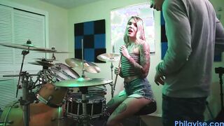 PHILAVISE-My first drum lesson