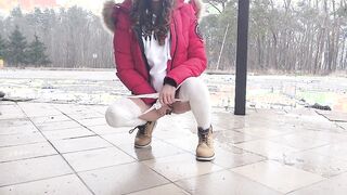 She pissing everywhere