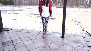 She pissing everywhere