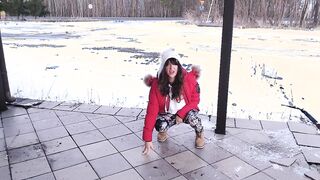 She pissing everywhere