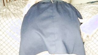 Stepsister inside short skirt gave to fondle her long booty
