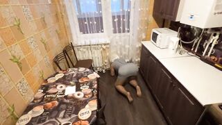 Older cougar decided to clean the floor but get anal