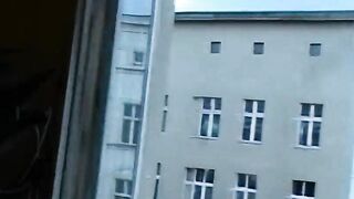 Die Hose aufgerissen weil so geil