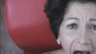 A big cumshot on a sexy granny face