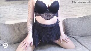 Teenagers sluts NinaDevil zeigt ihren ARsch