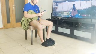 mom with long butt nailed me into a chair when