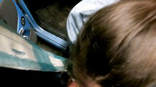 Shy cunt with mouth blows and blows inside the parking lot
