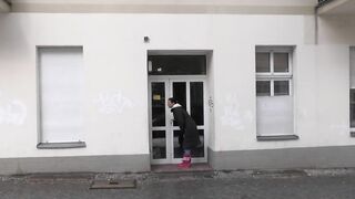 beauty German MILF visiting single Siggi's house