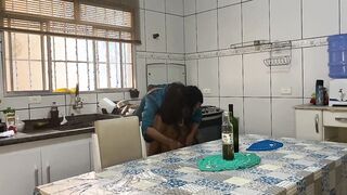 VAL MINEIRINHA GIVING INTO MY KITCHEN TO MY BEST FRIEND!