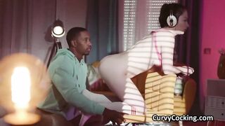 Spanish gamer chick wants BBC during gameplay