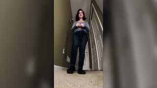 LilGiantess Takes Care of the Problem