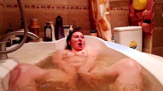 mom into the hot tub
